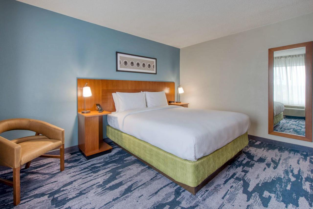 Fairfield Inn & Suites Raleigh Crabtree Valley Экстерьер фото