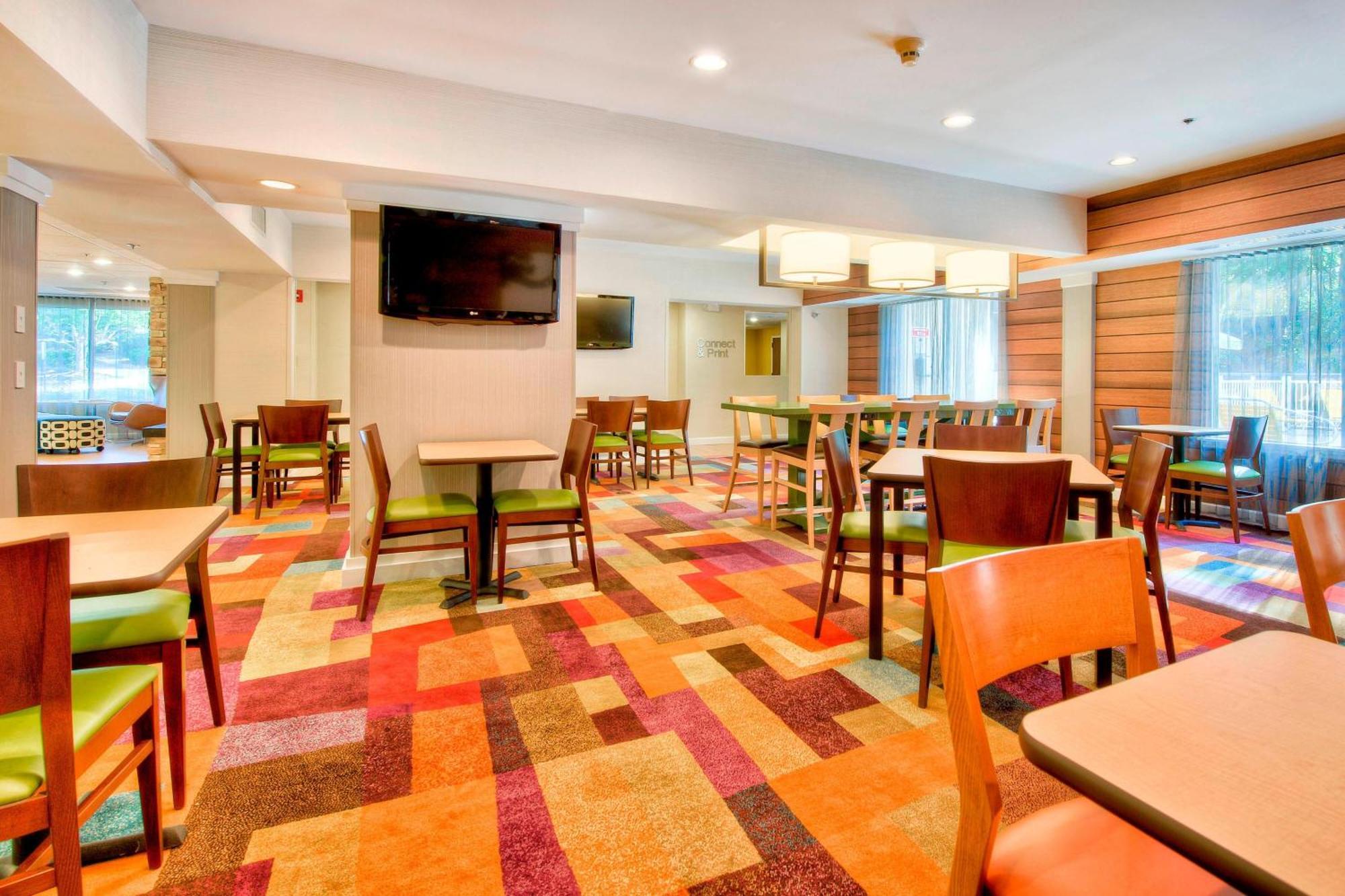 Fairfield Inn & Suites Raleigh Crabtree Valley Экстерьер фото