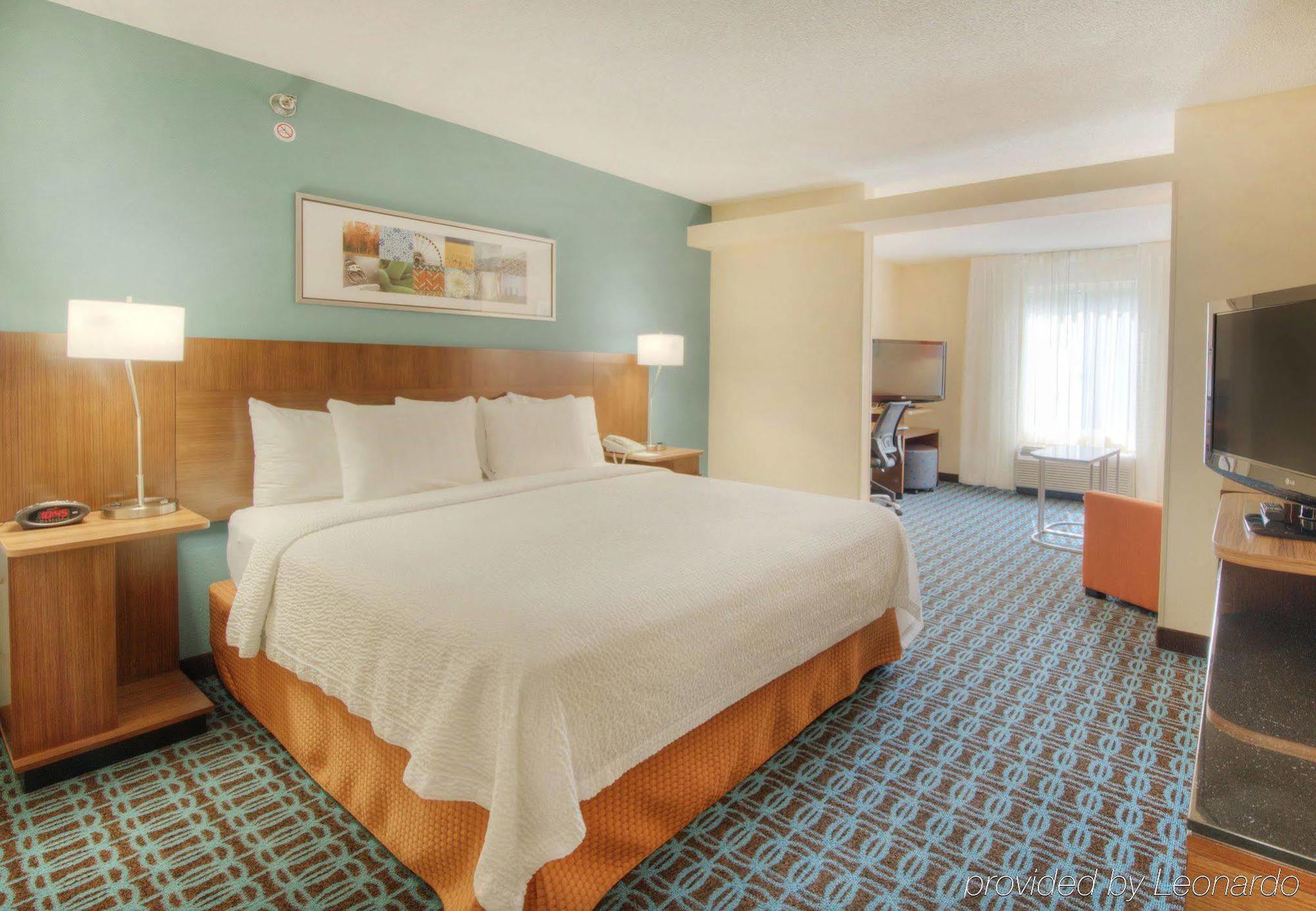 Fairfield Inn & Suites Raleigh Crabtree Valley Экстерьер фото